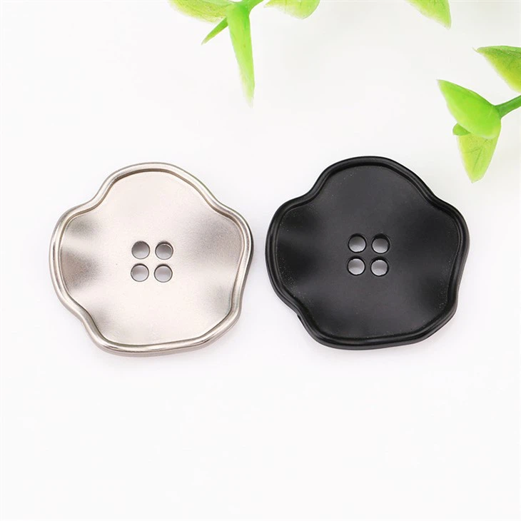 Flower-shaped Four-eye Bulk Metal Buttons